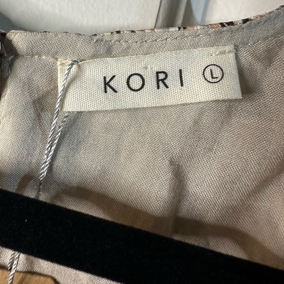 Kori Women's Surplice Tan Satiny Dress Large NWT - Picture 6 of 9